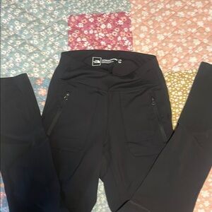 North Face Leggings with Zipper Pockets front &back sz xs